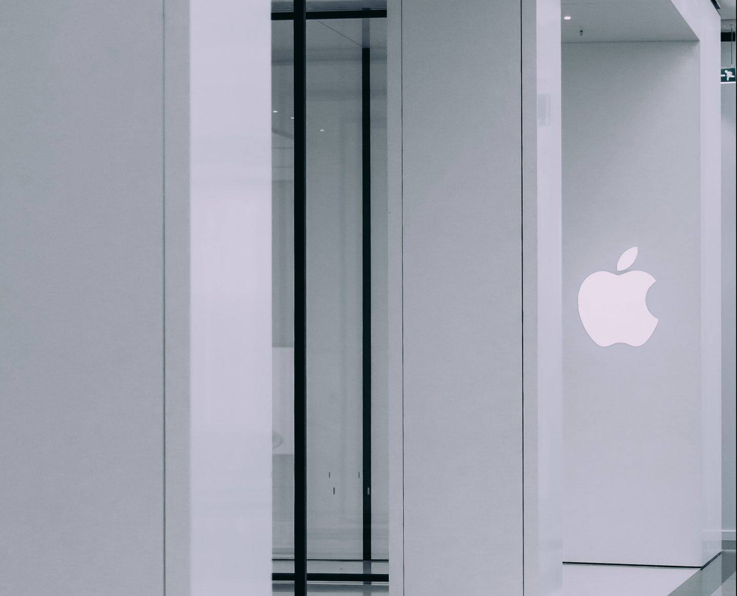Image of an Apple retail store